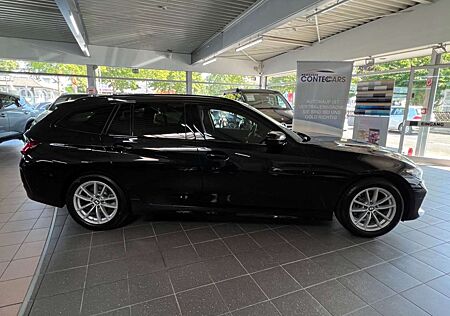 BMW 318d 318 Touring Innovation HUD+AHK-schwenkbar+ACC