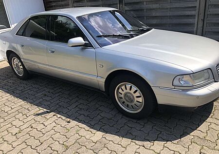 Audi A8 2.8 LPG