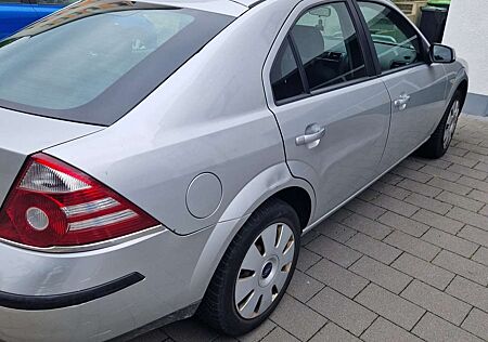 Ford Mondeo 1.8 Trend