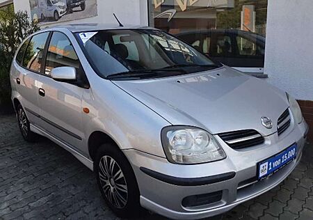 Nissan Almera Tino