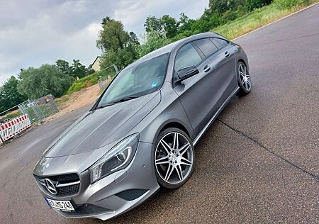 Mercedes-Benz CLA 200 (117.943)