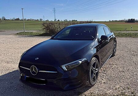 Mercedes-Benz A 250 A250e Lim EDITION 2020+AMG+NIGHT+LED+NAVI+360°+HEAD UP+HU/AU NEU+18“