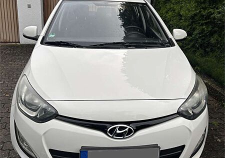 Hyundai i20 1.2 5 Star Edition, 8fach bereift