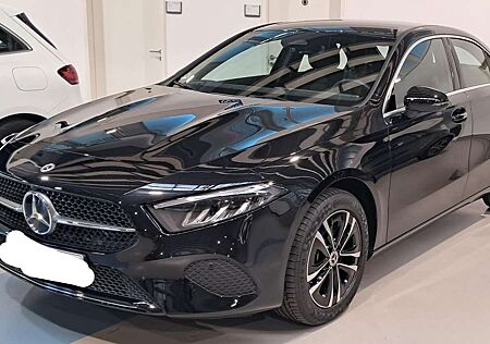 Mercedes-Benz A 250 e 8G-DCT Lim. Progressive Advanced