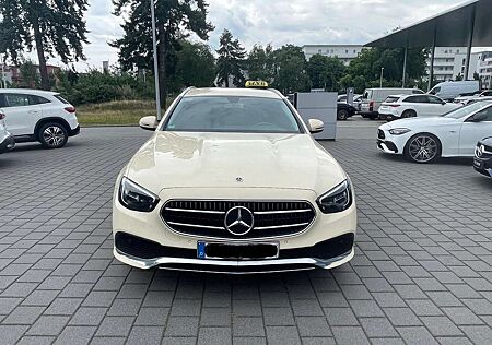 Mercedes-Benz E 220 d T 9G-TRONIC Exclusive