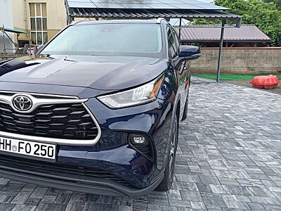 Toyota Highlander 3.5L V6 300PS 8 SITZE