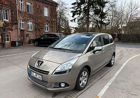 Peugeot 5008 1.6 Premium/AHK/Panorama/Sitzheizung/PDC