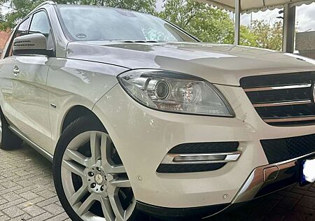 Mercedes-Benz ML 350 4MATIC (BlueEFFICIENCY) 7G-TRONIC