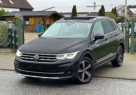 VW Tiguan Volkswagen 2.0 TDI Elegance Matrix Pano VirtualNavi