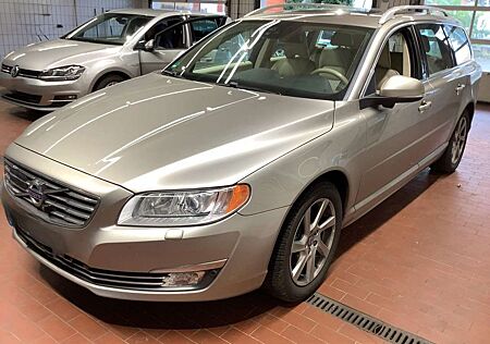 Volvo V70 D5 Inscription AWD *Leder| Navi| Xenon| AHK*