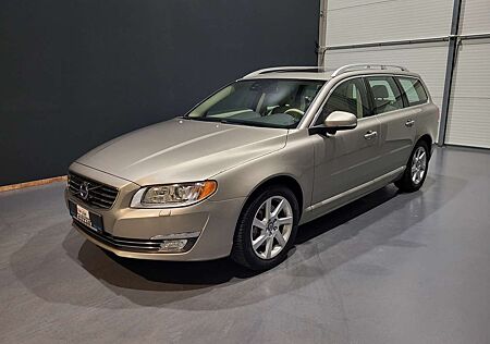 Volvo V70 D5 Inscription AWD *Leder| Navi| Xenon| AHK*