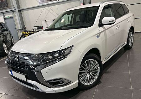 Mitsubishi Outlander 2.4 PHEV Plus 4WD Automatik **Navi**