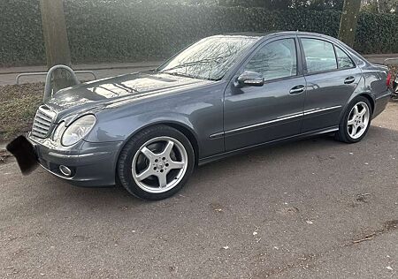 Mercedes-Benz E 350 Automatic Pano AMG Keyless Go