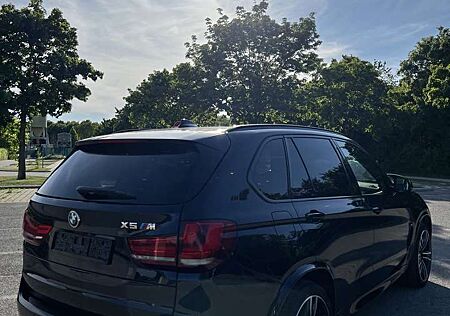 BMW X5 M Black Fire