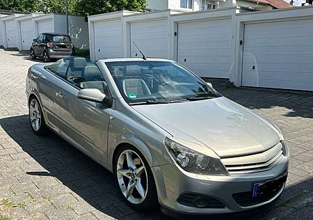 Opel Astra Twin Top 2.0 Turbo Cosmo