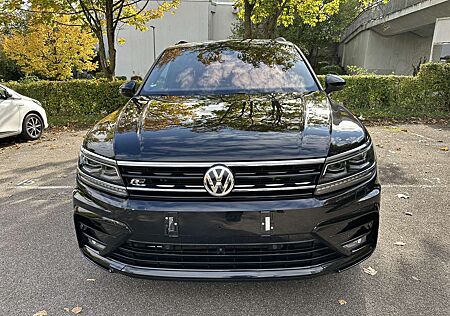VW Tiguan Volkswagen R-Line / Allradantrieb 239PS