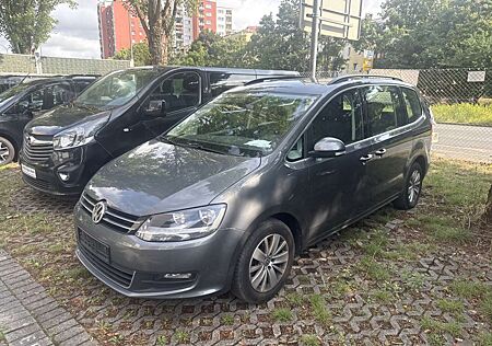 VW Sharan Volkswagen 1.4 Comfortline DSG 7-Si+Navi+AHK+SHZ+DAB+