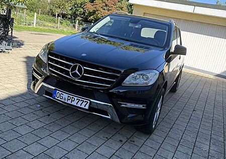 Mercedes-Benz ML 350 BlueTEC 4MATIC 7G-TRONIC-AMG-Packet