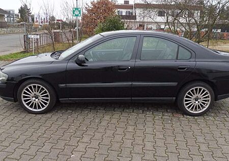 Volvo S60 Lim. 2.4. BI-XENON!LEDER !170PS!TÜV 10-2025!