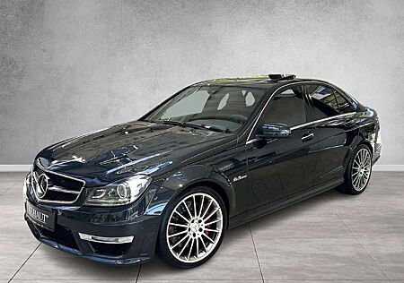 Mercedes-Benz C 63 AMG PERFORMANCE KAMERA NAVI PDC MEMORY LEDER