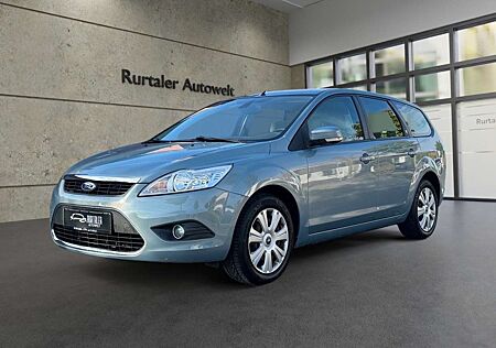 Ford Focus Turnier Ghia *AUTOM*KLIMA*AHK*PDC*NAVI*TÜV