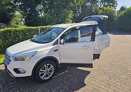 Ford Kuga 1.5 EcoBoost 2x4 Titanium