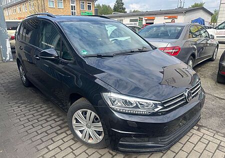 VW Touran Volkswagen 2.0 TDI, 7 Sitze, Panoramadach, LED, Navi