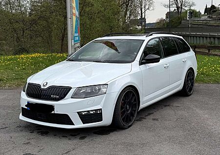 Skoda Octavia Combi 2.0 TDI (Green tec) DSG RS
