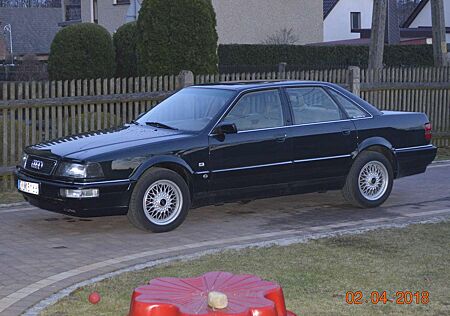 Audi V8 Auto befindet zich in Polen