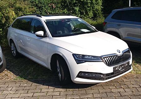 Skoda Superb Style Combi (3V5)