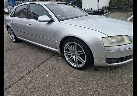Audi A8 4.2 quattro Langversion