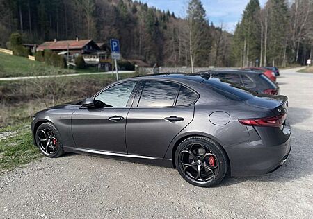 Alfa Romeo Giulia 2.0 Turbo 16V AT8-Q4 Veloce