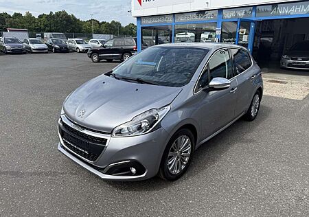Peugeot 208 1.2 PureTech Allure NAVI KLIMAAUTO PDC + R.CAM