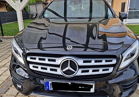 Mercedes-Benz GLA 180 AMG Line
