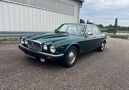 Jaguar XJ12 5,3 H.E Sovereign  1 HAND , GARAGENWAGEN