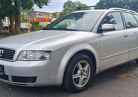Audi A4 Avant 2.0 Automatik. Navigationssystem. Bi xenon