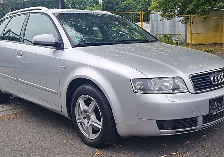 Audi A4 Avant 2.0 Automatik. Navigationssystem. Bi xenon