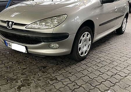 Peugeot 206 90 Style TÜV NEU!!