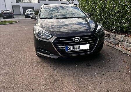 Hyundai i40 Kombi blue 1.7 CRDi DCT Premium