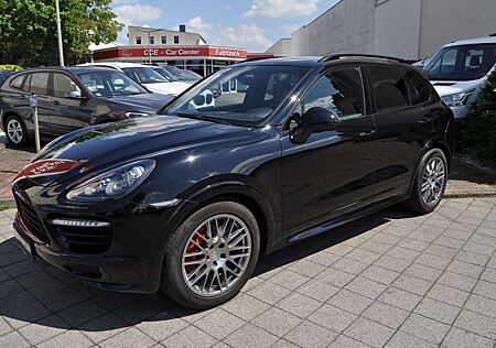 Porsche Cayenne GTS Pano Sportpaket Kamera 20 Zoll RS