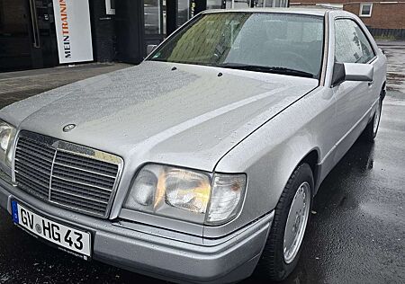 Mercedes-Benz E 220 E