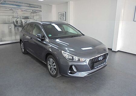 Hyundai i30 GDI Family+ WR+SR Kamera TÜV 10/2026