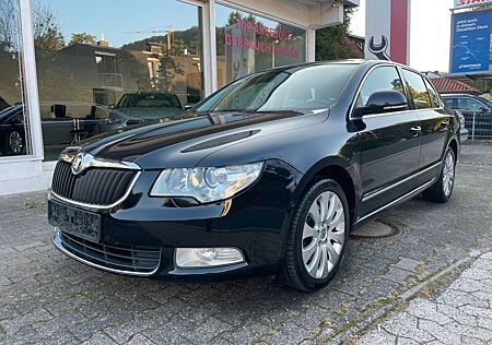 Skoda Superb Elegance*Navi*Leder*Bi-Xenon*SHZ*Temp*PDC