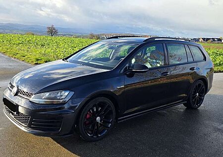 VW Golf Volkswagen GTD Variant BlueMotion Technology DSG