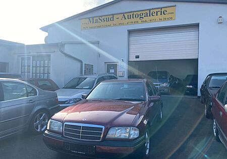 Mercedes-Benz C 180 Elegance W202 Limosine Alufelgen+MS/TÜV 01-2026