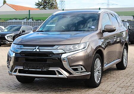 Mitsubishi Outlander 2.4 PHEV Top 4WD Leder LED S.Dach AHK
