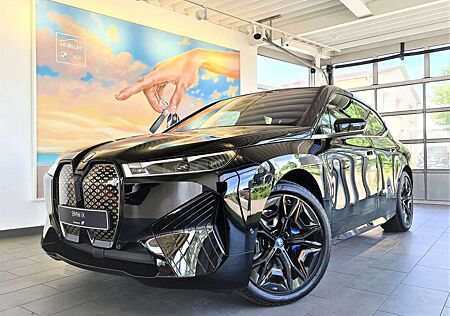 BMW iX xDrive50 PANO+HUD+ACC+AHK+B&W+LASER+SPORTP+22*