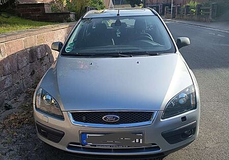 Ford Focus Turnier 1.8 Ghia