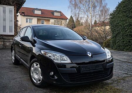 Renault Megane (Sommer + Winterreifen) Tomtom Edition