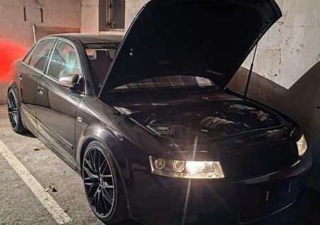 Audi A4 2.7 V6 S Line
